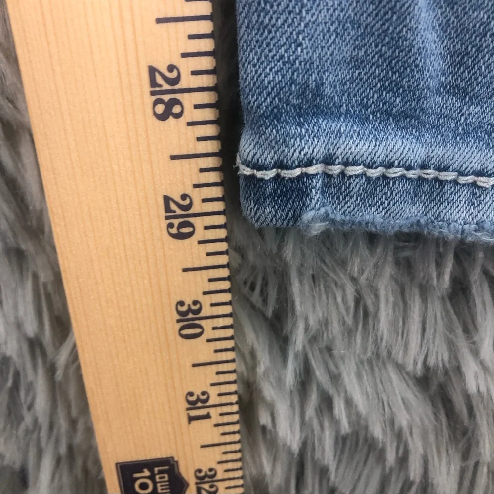BKE Buckle Jeans Mens Size 34 Tyler Straight Blue Jeans Whiskered
